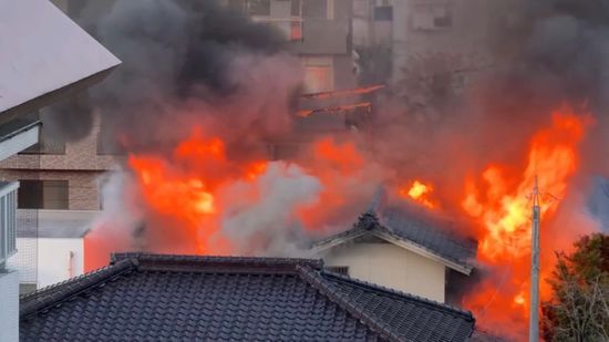 松山で住宅1棟全焼　けが人なし