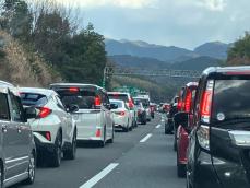 高松自動車道 事故の影響で一部通行止め 約4キロの渋滞が発生中 規制は間もなく解除の見通し（午後２時現在）