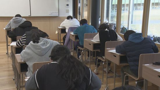 愛光中学校で入学試験 1885人が難問に挑む 今月11日に合格発表