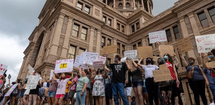 テキサス州弁護人、政権による中絶禁止法差し止め請求に対し「ただの意見」であると弁護
