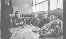 R.E.M.デビュー40周年、ピーター・バックが語るバンドへの愛着と『New Adventures in Hi-Fi』