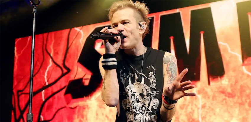 SUM 41のデリック・ウィブリー、元マネージャーからの性的虐待を告発