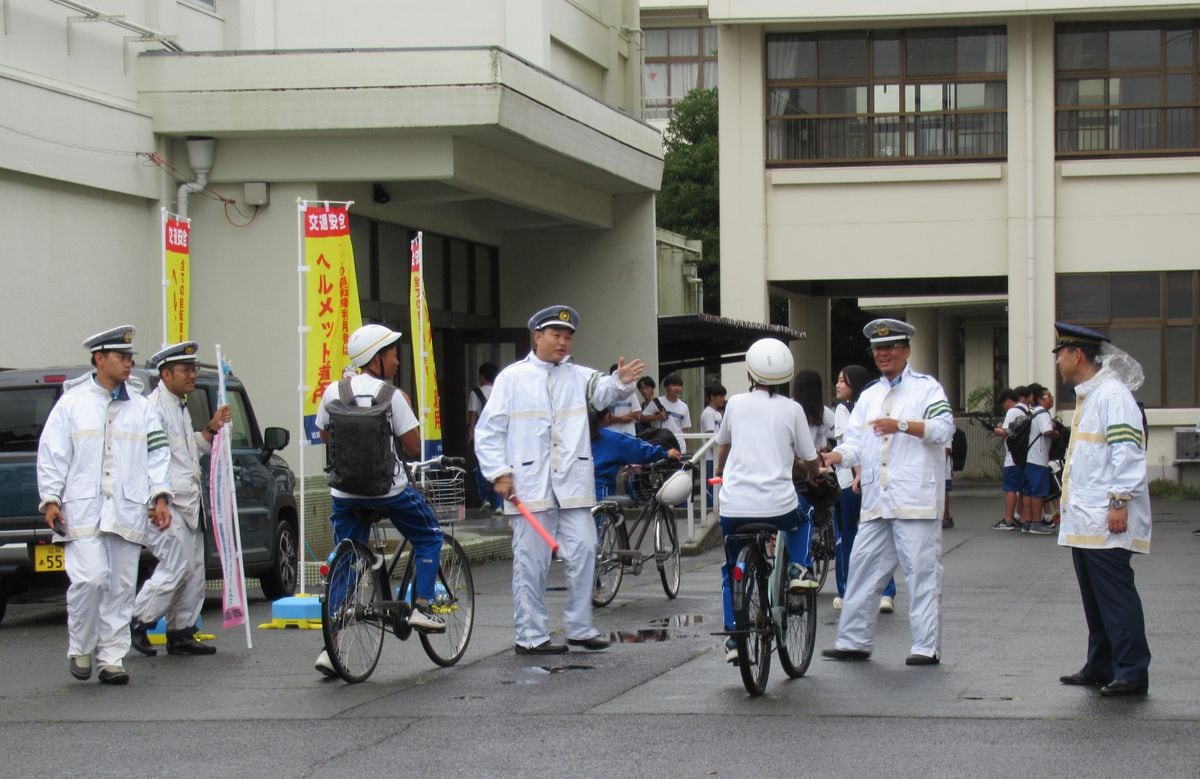 ヘルメット浸透まだまだ　自転車利用者の努力義務化1年半　滋賀で事故急増、高校生の着用率低く