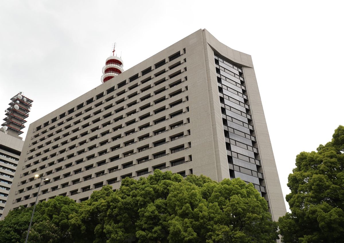 ハロウィン明けの新宿、歩道を自走モペットで酒気帯び運転容疑　34歳男を逮捕　警視庁