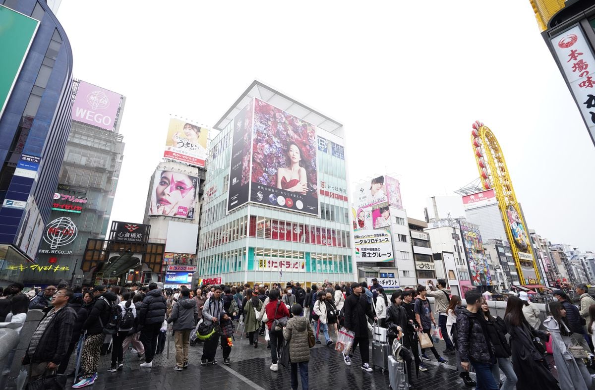 大阪ミナミ・戎橋　ほぼ毎日チェロの路上ライブ　自称音楽家の27歳男を逮捕「聴いてほしかった」