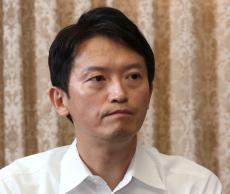 兵庫知事、就任3年インタビューで辞職否定　昨年7割超えの自己採点は「控える」