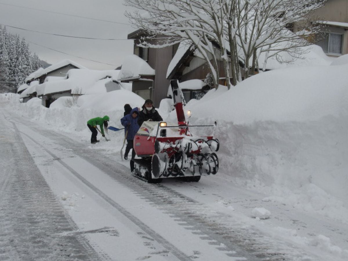 不要な外出控えて　近畿中南部で８日にかけ大雪おそれ　名神、新名神の通行止め可能性も