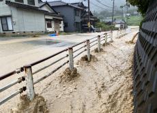 河川氾濫、道崩れ通行止めで帰宅困難の従業員も　珠洲の飲食店店主「今夜は店に泊まる」