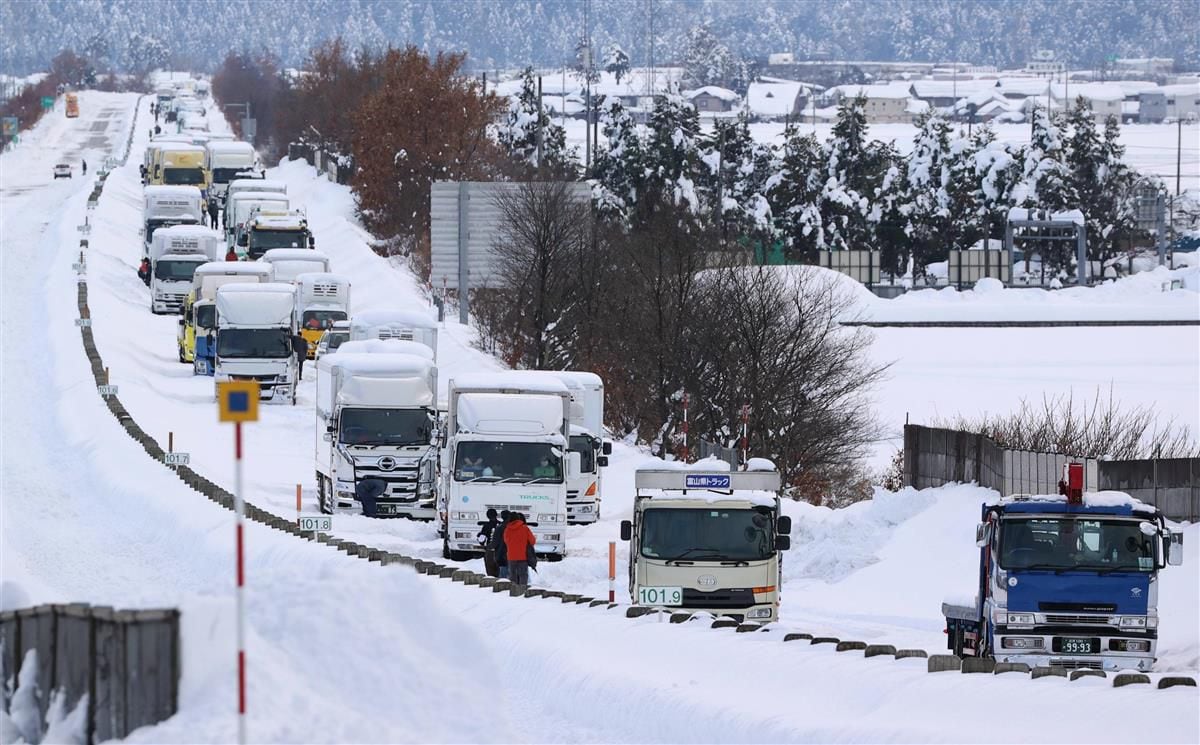 「人命最優先」早期に道路通行止めも　近畿地方整備局、相次ぐ車の立ち往生受け方針転換