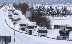 「人命最優先」早期に道路通行止めも　近畿地方整備局、相次ぐ車の立ち往生受け方針転換