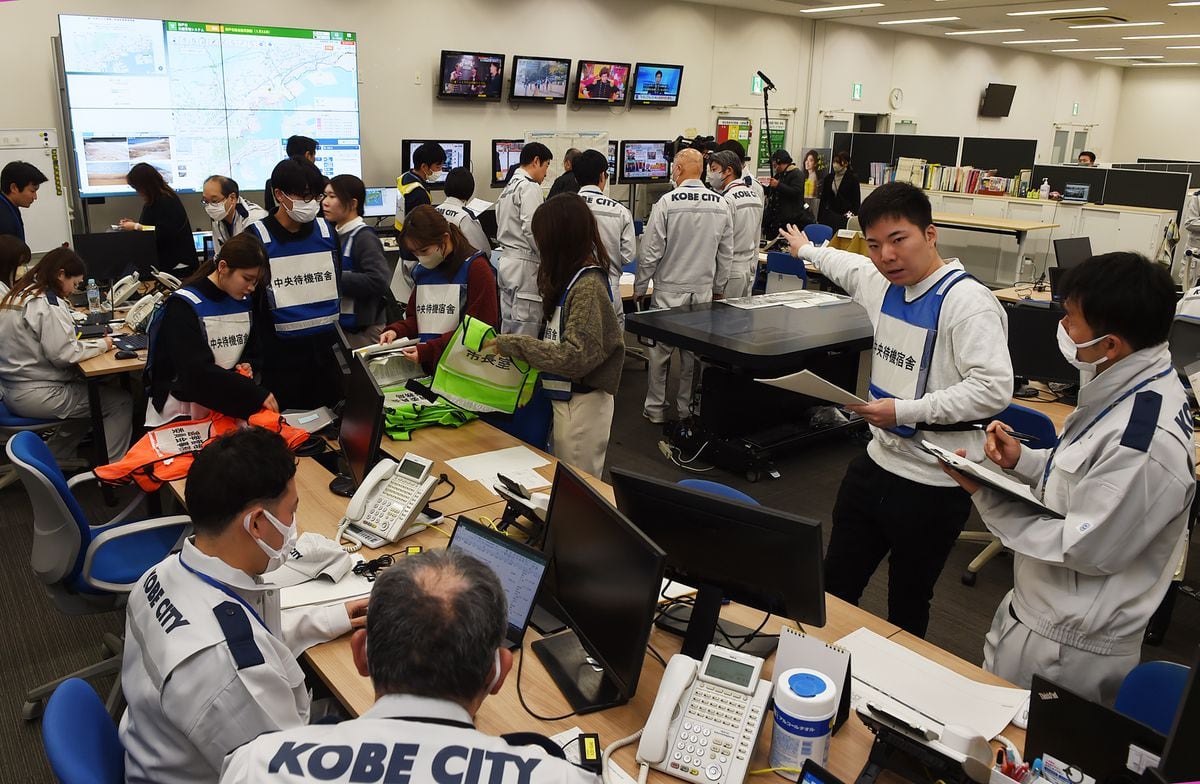 阪神大震災経験したのは3割未満…神戸市職員700人が南海トラフ巨大地震想定し防災訓練