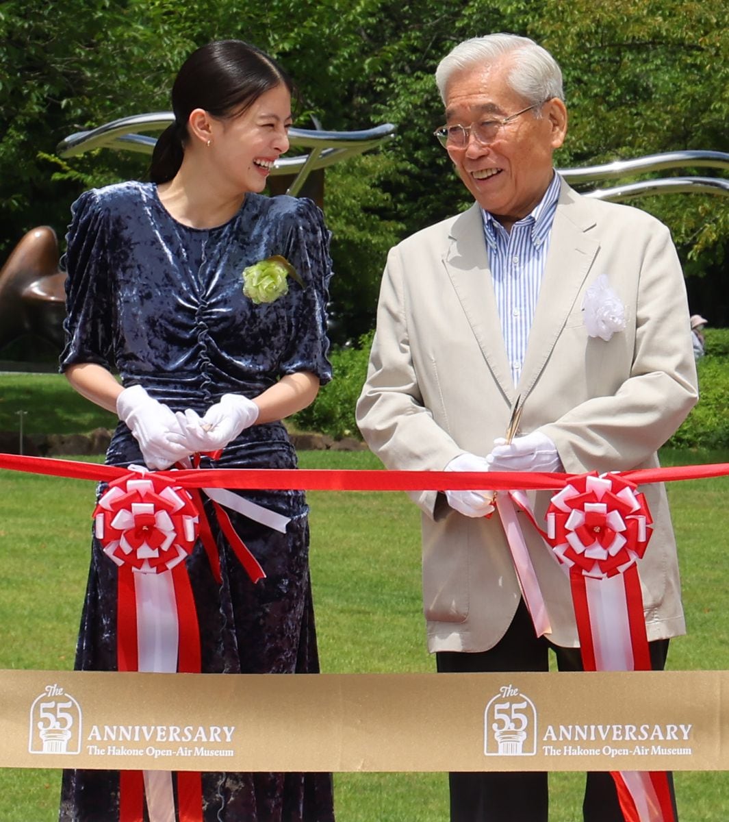 箱根・彫刻の森美術館で開館５５周年の記念式典が開催　自然の中で親しむ芸術が人気