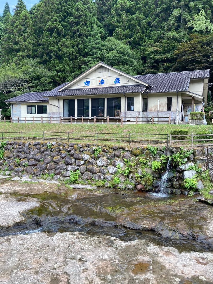 湧水の風呂と熱いサウナで〝ととのう〟　畑冷泉館（福岡県豊前市）　ニッポン楽旅事典