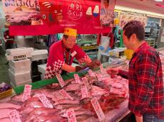 「福島の魚のおいしさ知って」　大宮の鮮魚店で復興応援フェア　14日まで