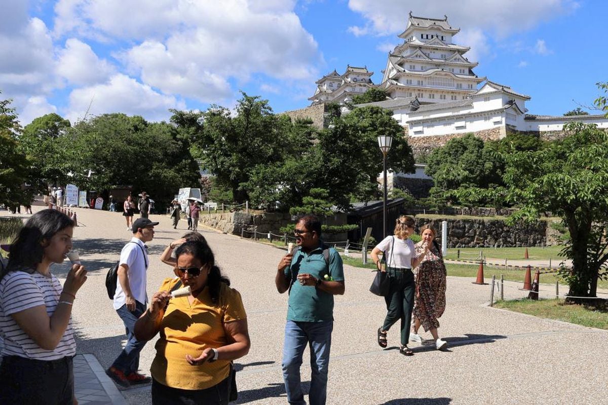 「２、３年後めどに実現目指す」世界遺産・姫路城、外国人観光客向け入場料４倍引き上げ案　　姫路市長が明らかに