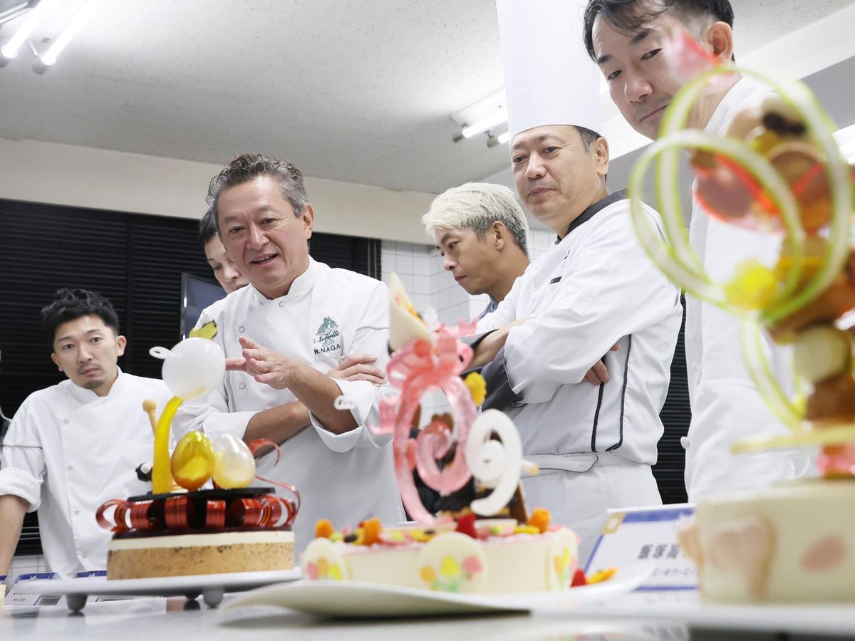 スイーツ甲子園、2年ぶり3度目Vの飯塚高　母の日テーマのケーキで「愛の温かさ」表現