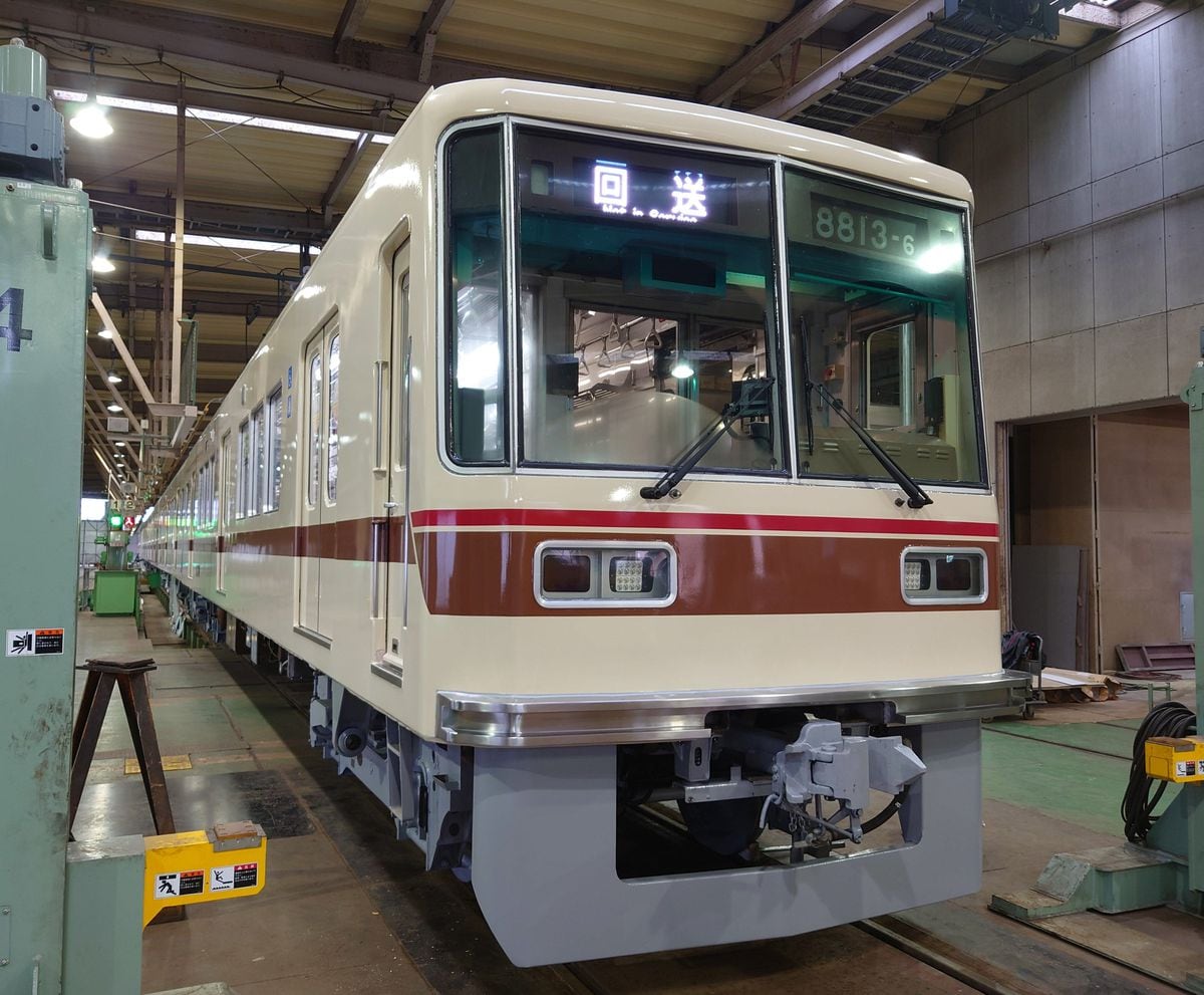 新京成電鉄、懐かしい「復刻カラー」でGO　ベージュの車体に、茶色の細帯