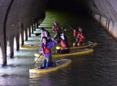 湯田ダムで水没の鉄道遺構見学会が超人気、10年に1度の工事で水位下がり散策可能に