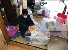 散乱した部屋に亡き妻の骨壺残し…　街にあふれる「孤独死予備軍」　「薄縁」時代㊥