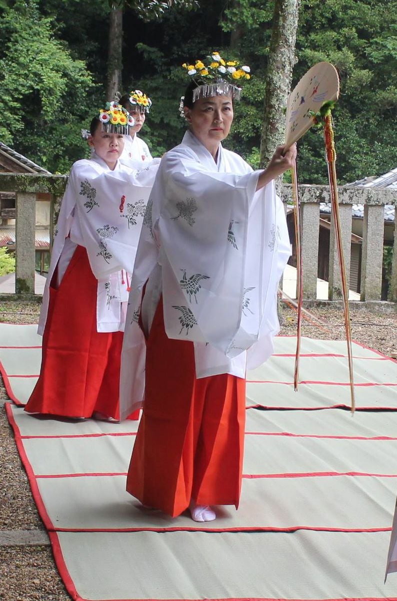 元銀座ママが宮司の誓い　奈良・駒形大重神社で就任奉告祭