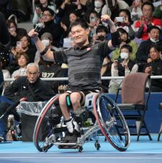 レジェンド国枝慎吾さんが貫禄、車いすテニスのエキシビで世界1位の小田凱人破る