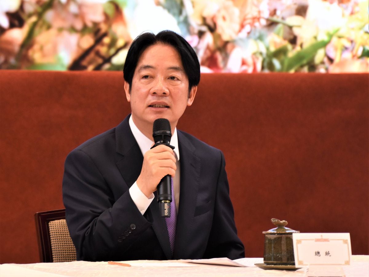 台湾の頼総統「中国の脅迫に屈服しない」　初の記者会見で「防衛」委員会設置を発表