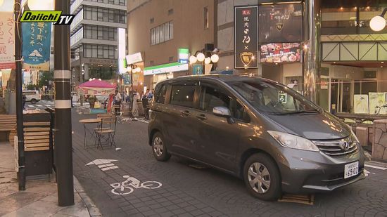 【速報】静岡市中心街で車が子ども含む男女３人はねる　いずれも意識あり救急車内で治療　１１日　午後６時前の事故