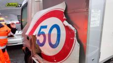 【東名高速】上り線の“速度規制標識”が強風で飛ばされ通行車両と衝突…車に傷（静岡・小山町）