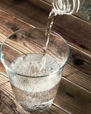 強炭酸水の飲用が暑熱下の運動後の立ちくらみを防ぐ可能性　アサヒ飲料・筑波大学助教が発表