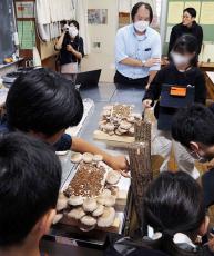 見て、味わって学ぶ 伝統食材の魅力発見！ 日本アクセスが食育授業