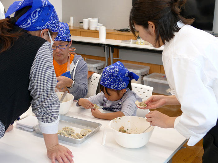 親子手づくり餃子教室 モランボンが食育活動