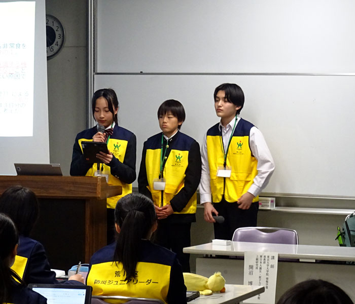 尾西食品 荒川区10校中学生が防災提言 約800件の調査データを基に