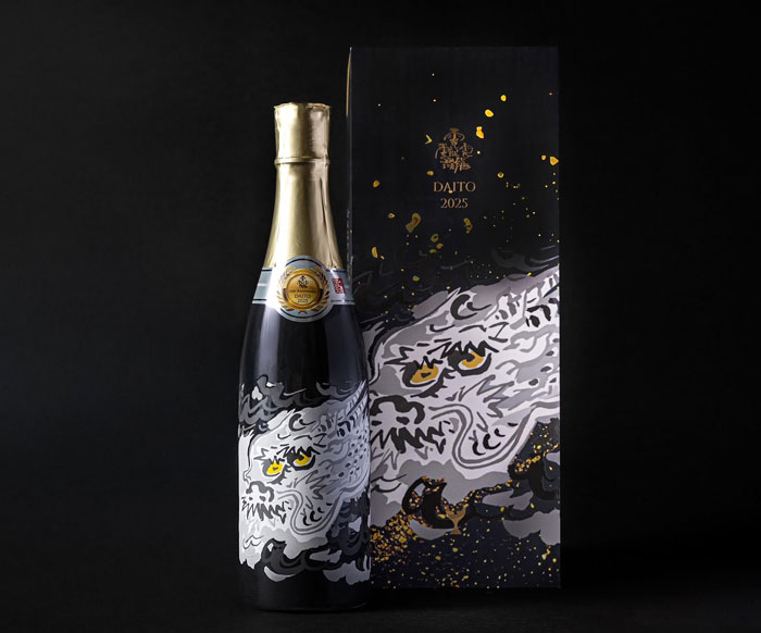 酔鯨酒造 最高級大吟醸「DAITO」が10周年 今年は龍のデザインで発売
