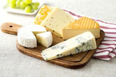 チーズ消費量、21年度は微減 輸入の減少響く