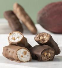 米菓のもち吉とゴディバが初コラボ　ベルギー産チョコをコーティングした「ちょこあられ アソートメント」数量限定発売