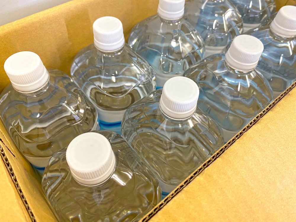 能登半島地震　大手飲料メーカー “命の水”ミネラルウォーターの提供に徹する