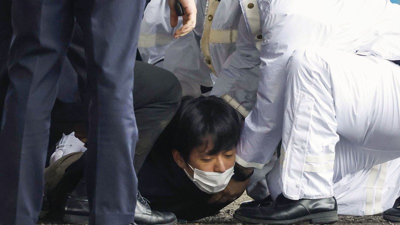 〈パイプ爆弾で岸田首相襲撃〉「父親に『グズグズするな』と怒鳴られていた」「図書室が居場所だった」木村隆二容疑者（24）の素顔。ネットの“怪情報”に同級生が反論