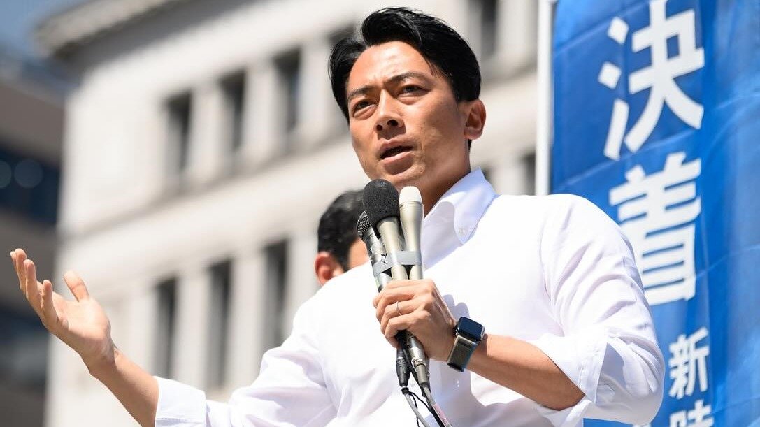 「演説や人心掌握術だけには非常に長けた政治家？」小泉進次郎が街頭演説で見せた“惹きつける演説”に隠された4つの工夫。