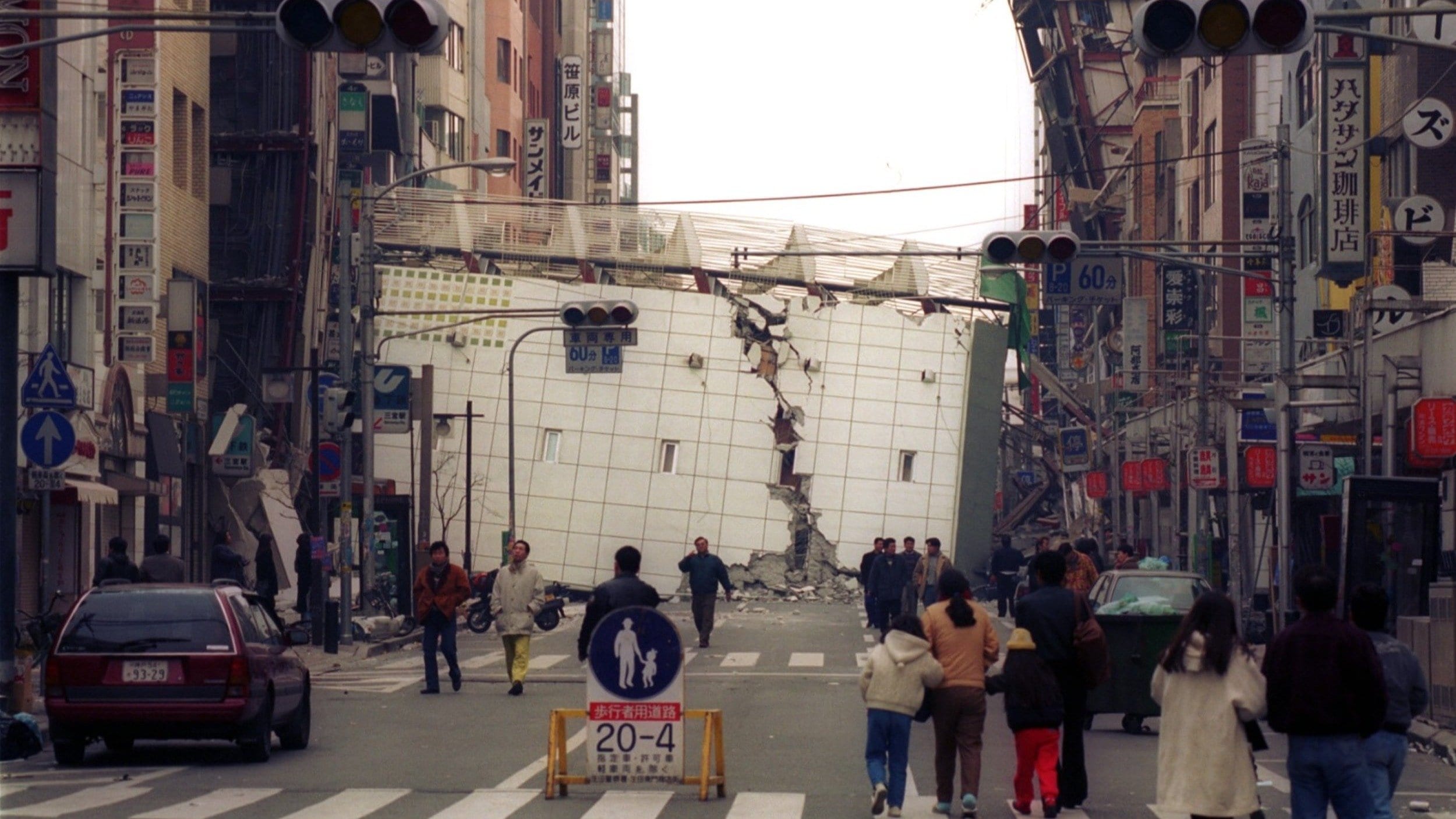 〈阪神・淡路大震災から30年〉震災の映像記録を「消せ」というテレビ局員に大反対、１万5000本超のテープを見てライブラリーを作った映像編集者