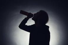 「このまま飲み続けたら死ぬな」それでも更生施設に来る人の90%以上がストロング系缶チューハイを飲み続ける理由