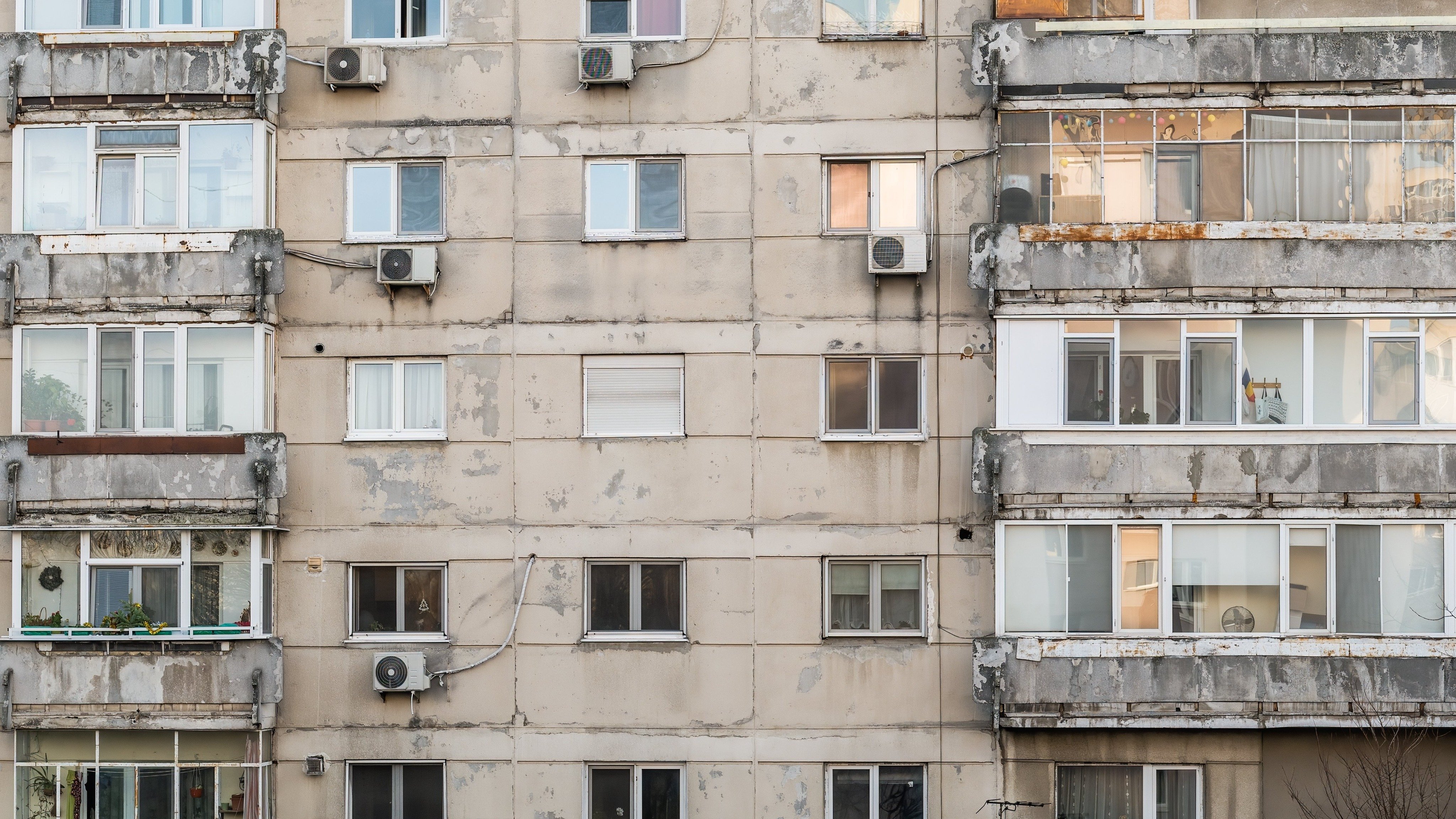 あなたのマンションがスラム化する…」大規模修繕ができずに朽ち果てる