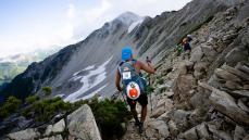 日本アルプス全長415kmの日本一過酷な山岳レース。なぜ普通の会社員たちは挑戦することを決めたのか？