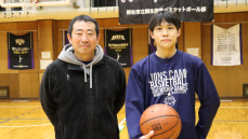 監督は能代工・田臥勇太の一学年上だったマネージャー。強豪・桐生市立商でただひとりの男子バスケ部員が、女子に混じって練習を続ける理由