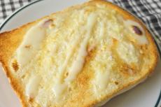 悪魔的美味さの「練乳バタートースト」がやみつきになる　隠し味の“アレ”がポイント
