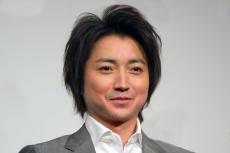 藤原竜也、初めて老眼鏡をかけた“反応”が最高すぎる　「このままCMいける」