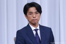 井ノ原快彦、生放送で「後輩から慕われていない」と自虐も…　ファンが称賛した“前任者”との違い