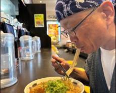 「来来亭のラーメン」を16年以上毎日食べ続ける男性を直撃。体重の増減や健康診断の結果も教えてもらった