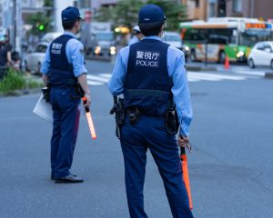 あおり運転の黒いBMWに“天罰”