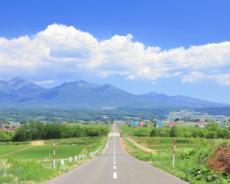 「新千歳空港まで迎えに来て！」180km離れた旭川に住む友人を“パシろうとする”カップルの末路。ほかの友人たちにも見放されたワケ