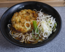 一口も食べないまま電車へ…“駅そば店員”が遭遇した迷惑客。実は「冷やし＝早い」は誤解？――仰天ニュース傑作選